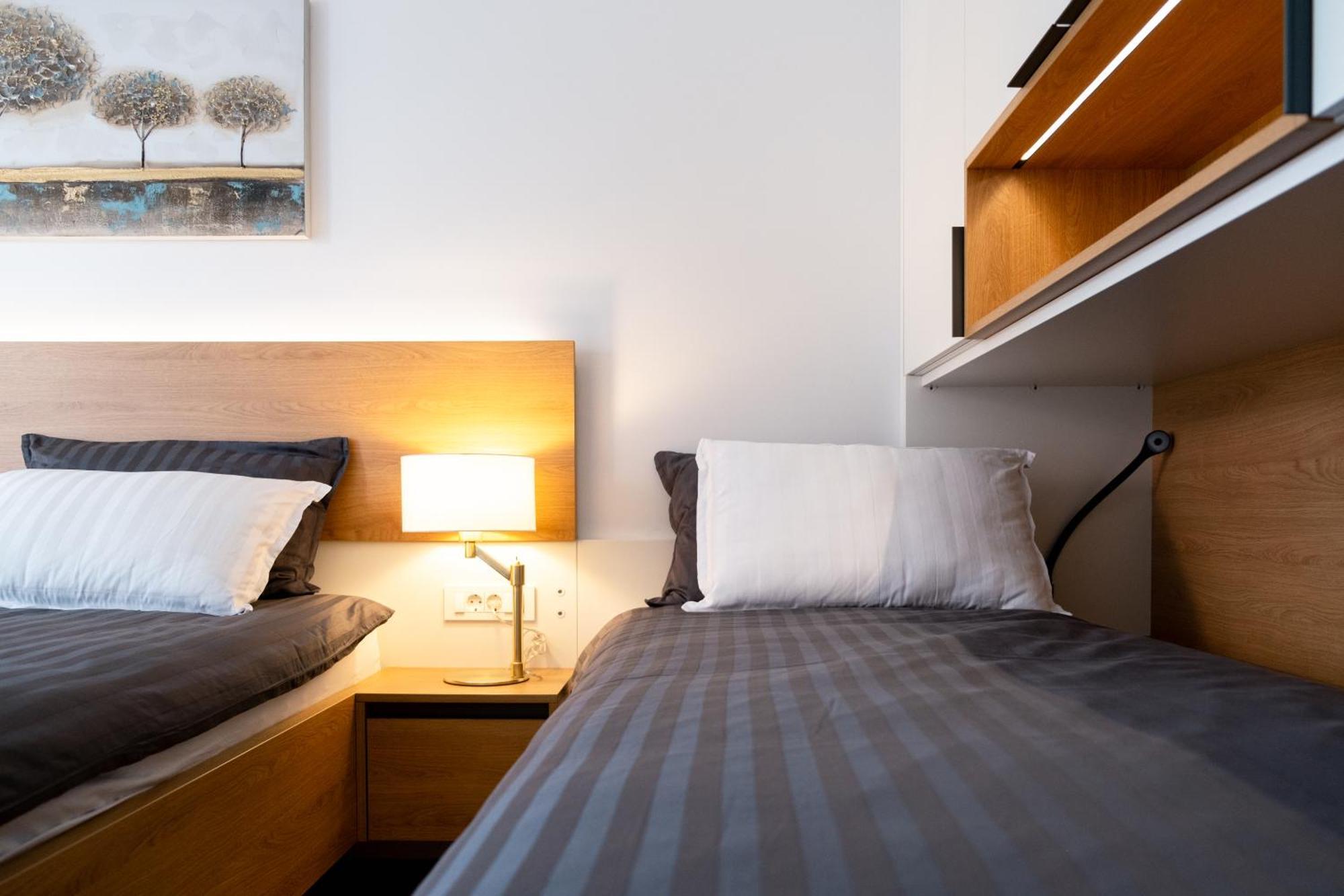 Masarykova Residence - Modern 1-Bedroom In City Center & Free Parking Любляна Екстериор снимка