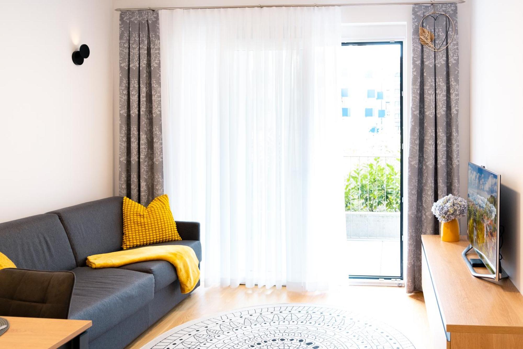 Masarykova Residence - Modern 1-Bedroom In City Center & Free Parking Любляна Екстериор снимка